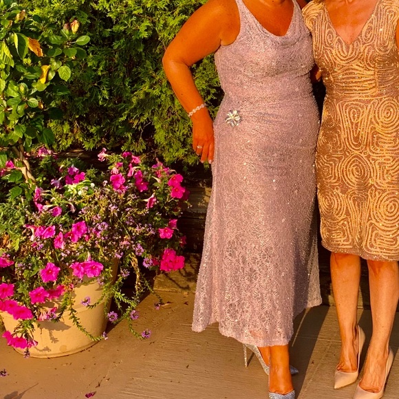 Carmen Marc Valvo Dresses & Skirts - Carmen Marc Valvo evening gown size 12